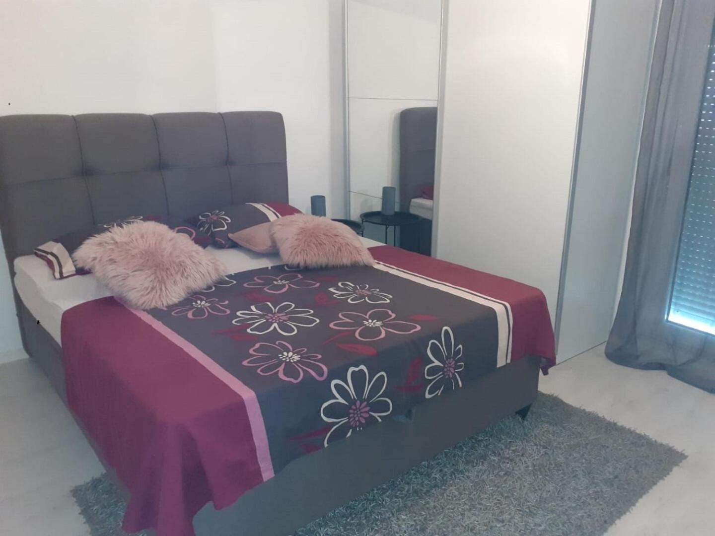 Apartment Jure บริสท์ ภายนอก รูปภาพ