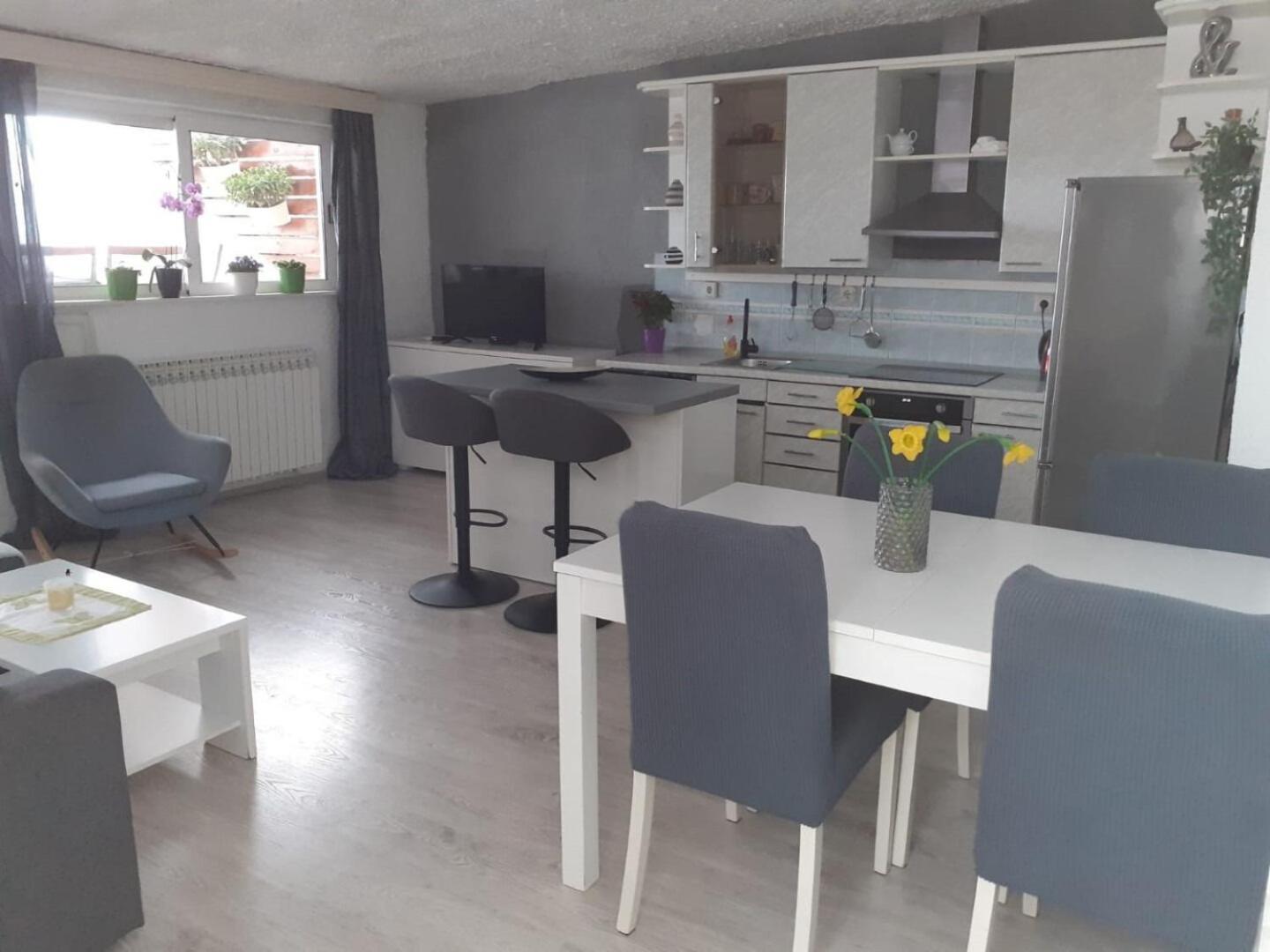 Apartment Jure บริสท์ ภายนอก รูปภาพ